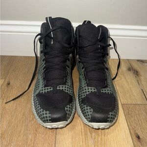 Under Armour Men's Black and Olive Green Performance Boots